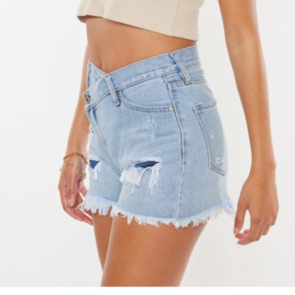NWT KanCan Leandra High Rise Crossover Shorts Denim Raw Hem Women's XL *Flaw* - Picture 4 of 16